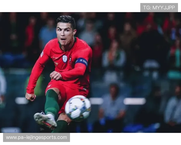 足球巨星赛场外的生活日常与真实故事揭秘